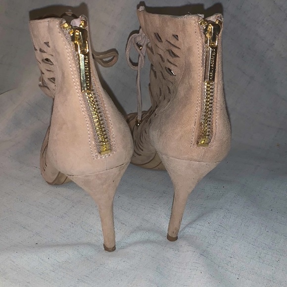 🔥1/2 of Summer Sale!🔥 Karl Lagerfeld Paris Berri Suede Open Toe Booties - Picture 4 of 9